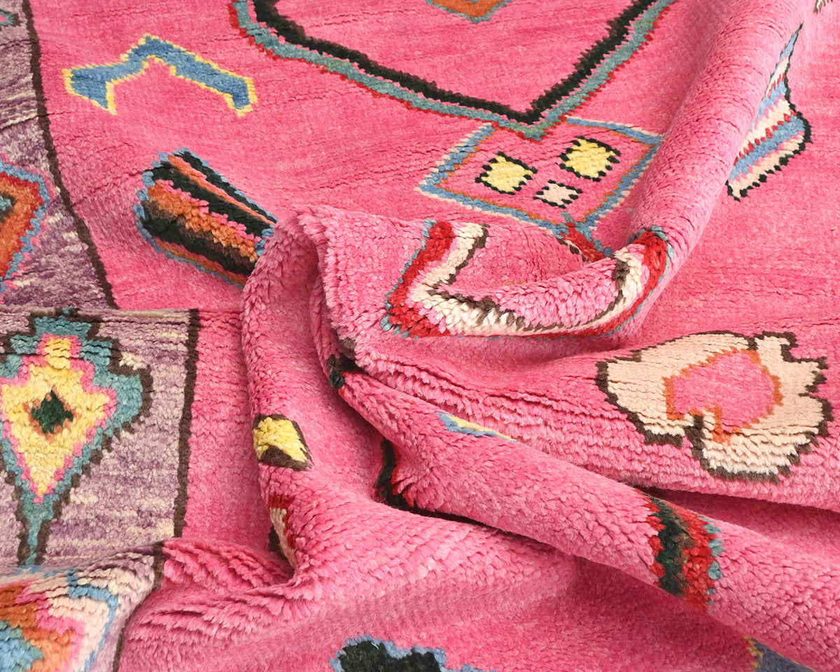 Alfombra marroquí de lana tejida a mano en color rosa de 13 pies
