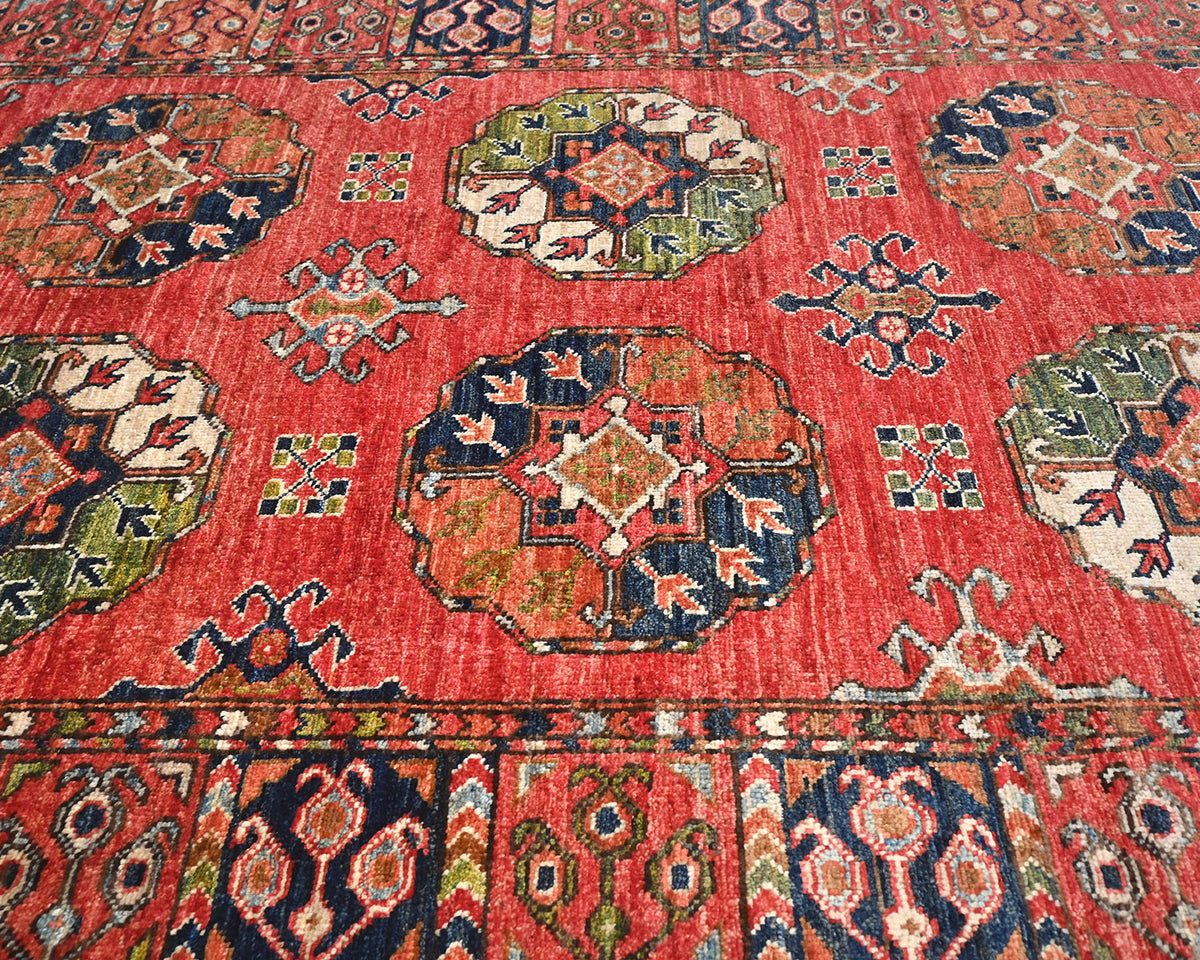 Alfombra de lana teñida vegetal anudada a mano Ersari roja de 4x6