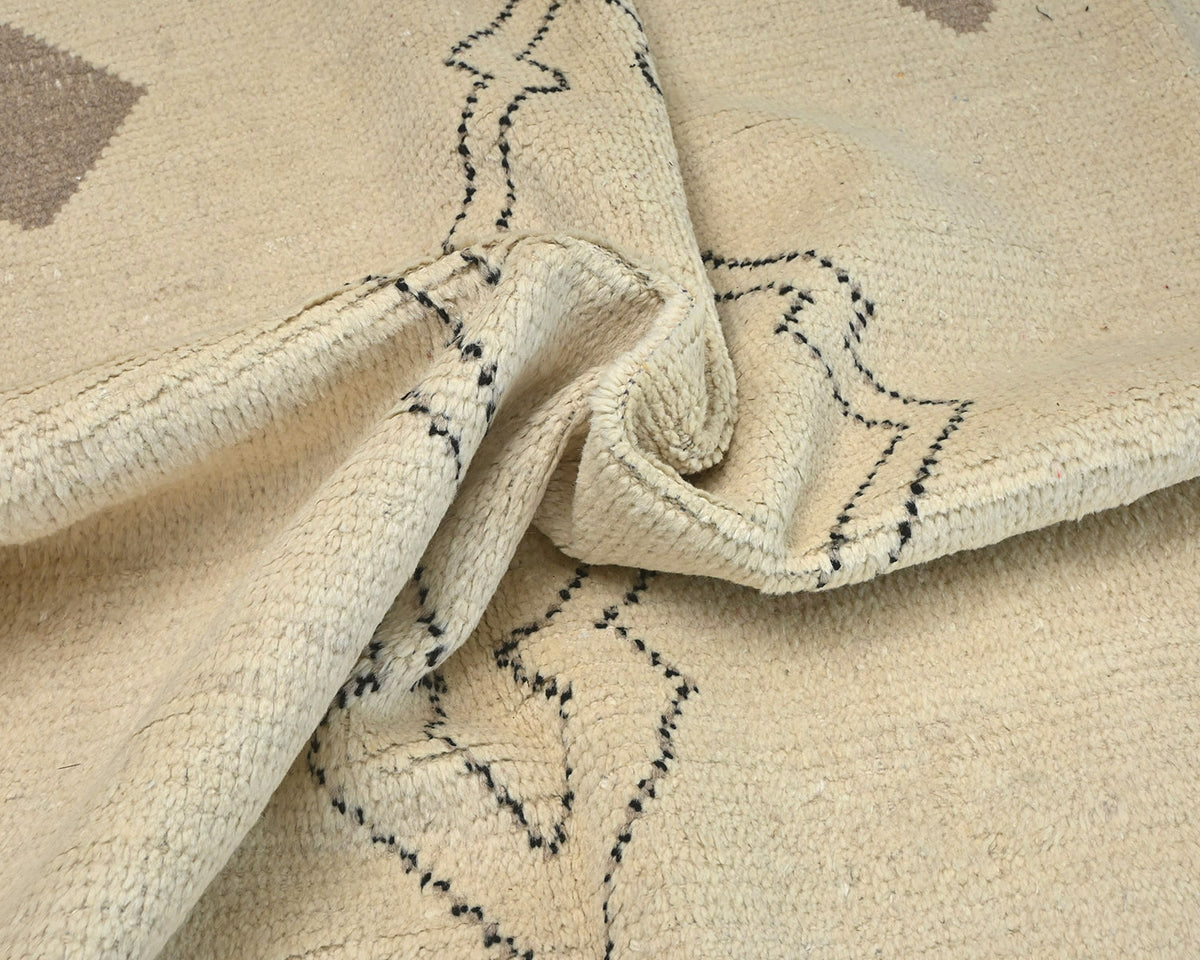 Alfombra marroquí de lana tejida a mano en beige de 9 x 14 pulgadas