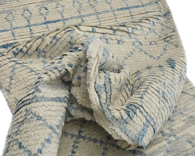 Alfombra marroquí de lana tejida a mano en beige de 4 metros
