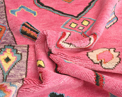 Alfombra marroquí de lana tejida a mano en color rosa de 13 pies