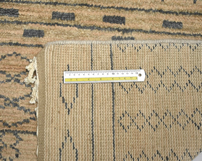 Alfombra marroquí de lana tejida a mano en marrón de 2,4 metros