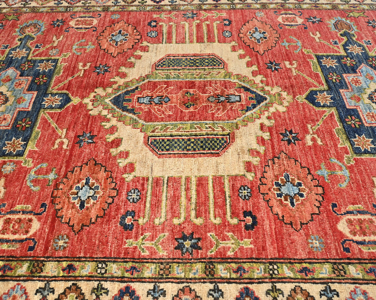 Alfombra de lana teñida vegetal anudada a mano Ersari roja de 4x6